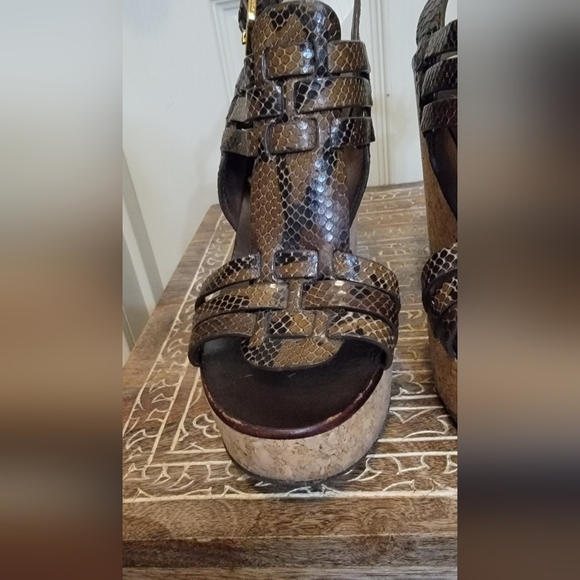 Tory Burch Wedge Snake sandals - Picture 3 of 12